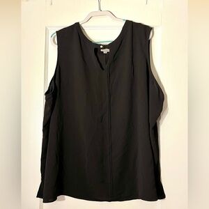 30/32 Women’s Black Sleeveless Blouse